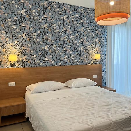 Hotel Majorca Sul Mare In Centro A Riccione Eksteriør bilde