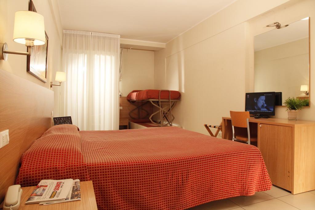 Hotel Majorca Sul Mare In Centro A Riccione Eksteriør bilde