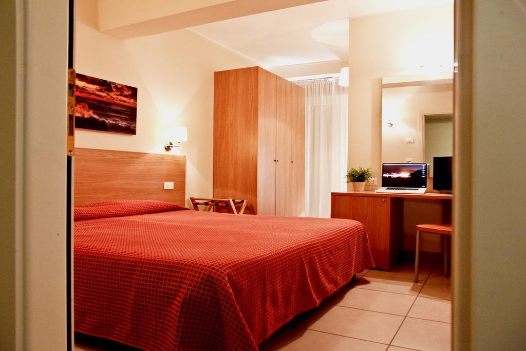 Hotel Majorca Sul Mare In Centro A Riccione Rom bilde