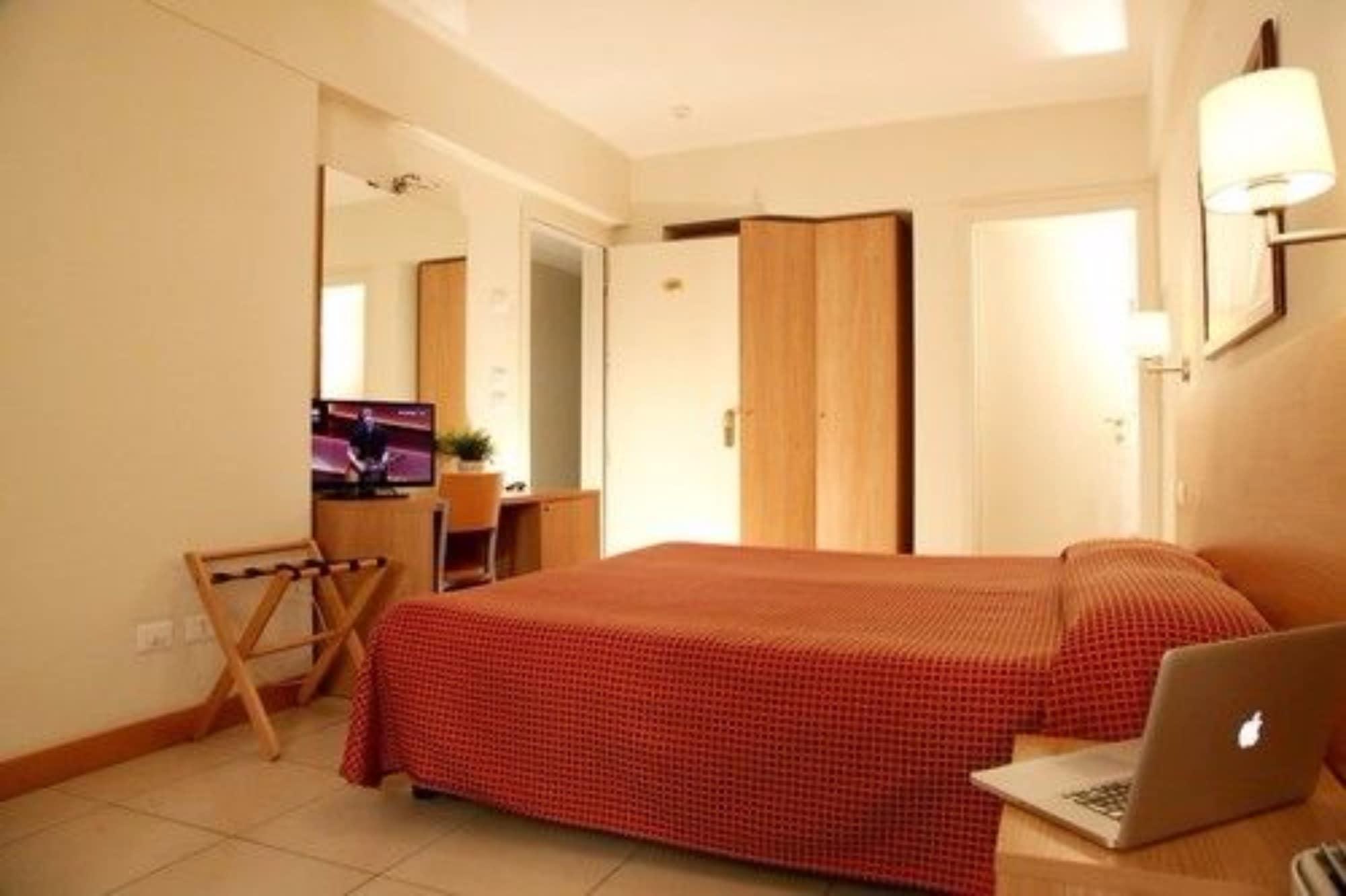 Hotel Majorca Sul Mare In Centro A Riccione Eksteriør bilde