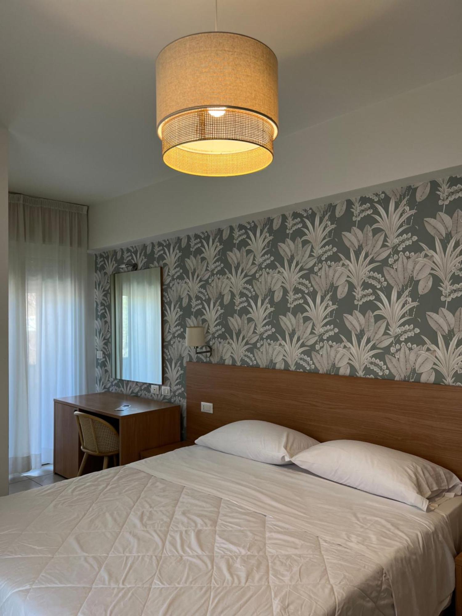 Hotel Majorca Sul Mare In Centro A Riccione Eksteriør bilde
