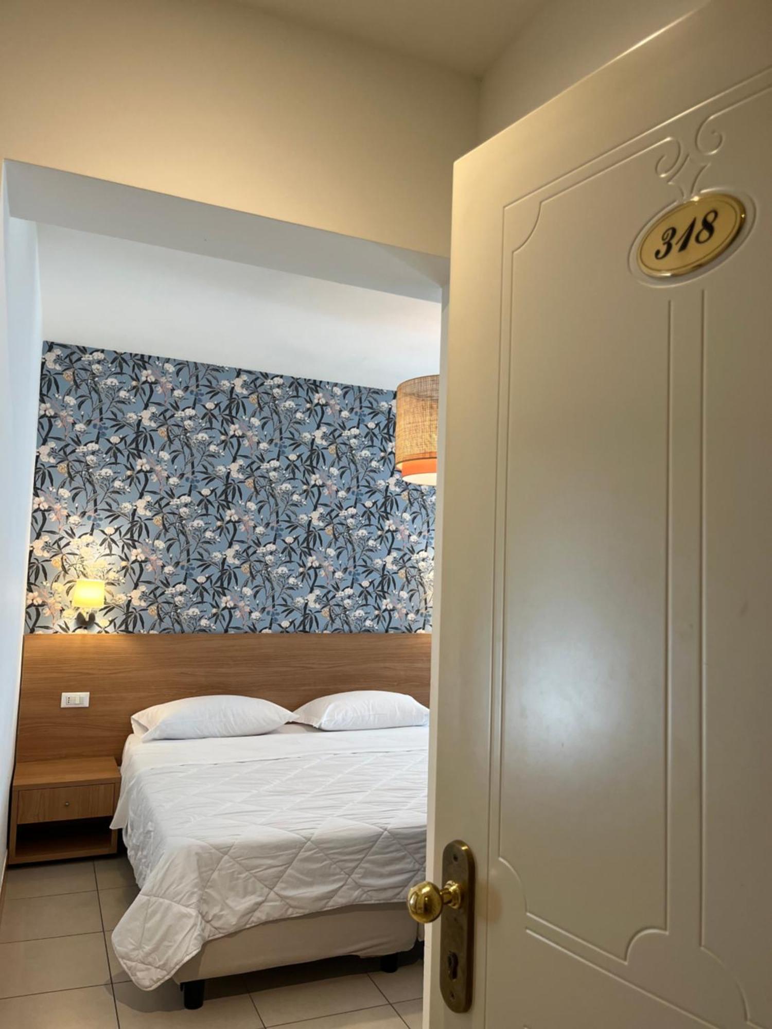 Hotel Majorca Sul Mare In Centro A Riccione Eksteriør bilde