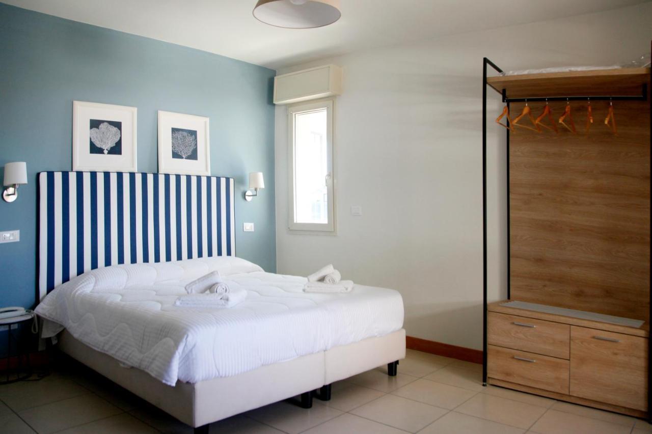 Hotel Majorca Sul Mare In Centro A Riccione Eksteriør bilde