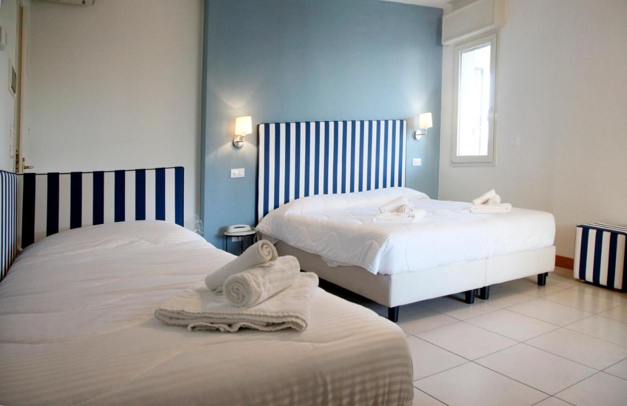 Hotel Majorca Sul Mare In Centro A Riccione Eksteriør bilde